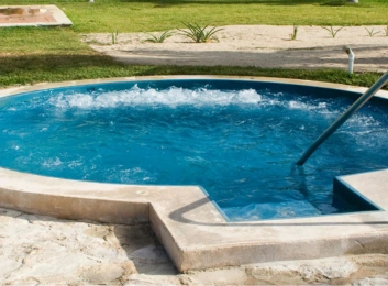 pool hot tub, swimming pool and hot tub, hot tub swimming pool, hot tub pool, hot tub swimming pool combination