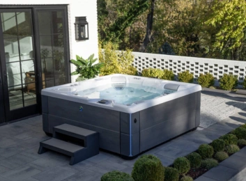 hot tub swimming pool