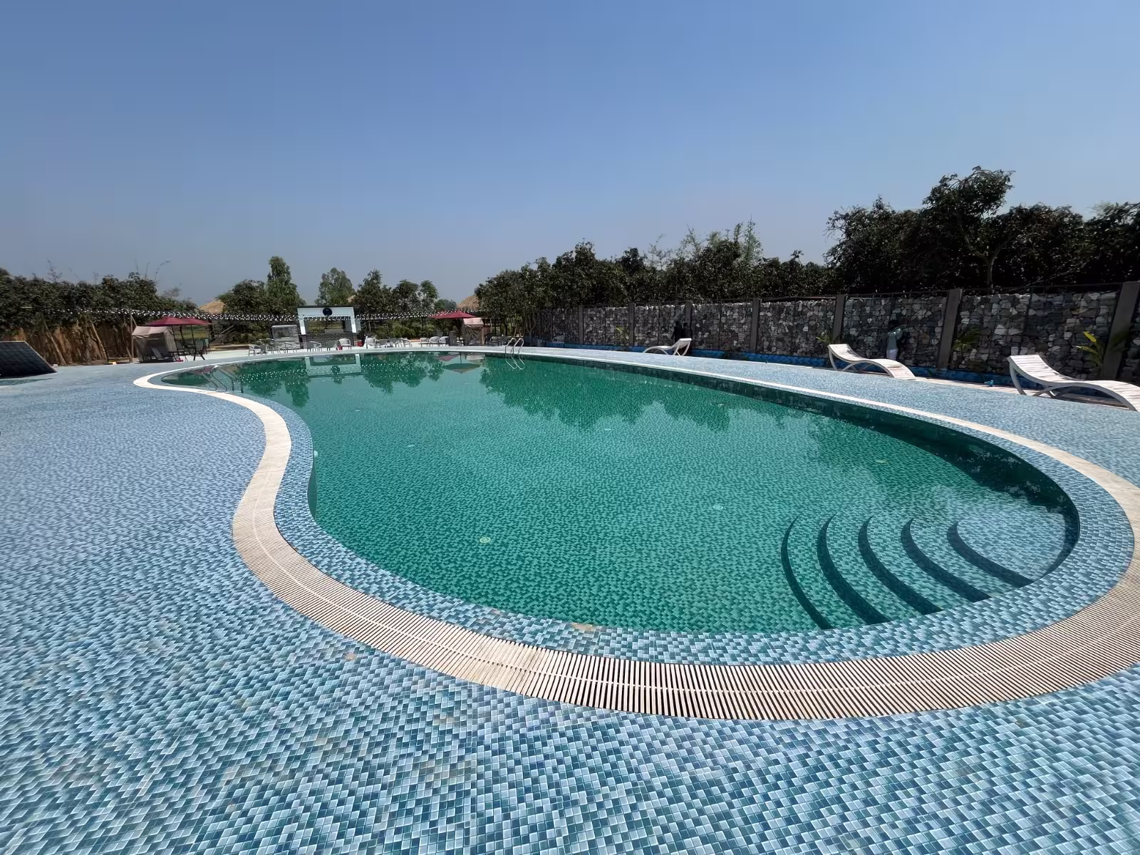 Gashful Resort swimming pool