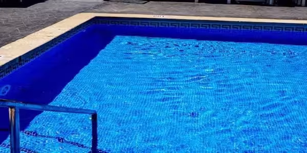 swimming-pool